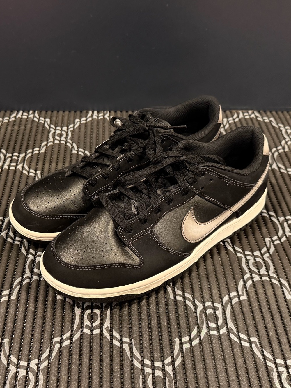 Nike Dunk Low (Airbrush Swoosh Black) FD6923-001